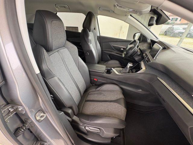PEUGEOT 3008 PureTech 130 Allure POCHI CHILOMETRI TENUTA BENE