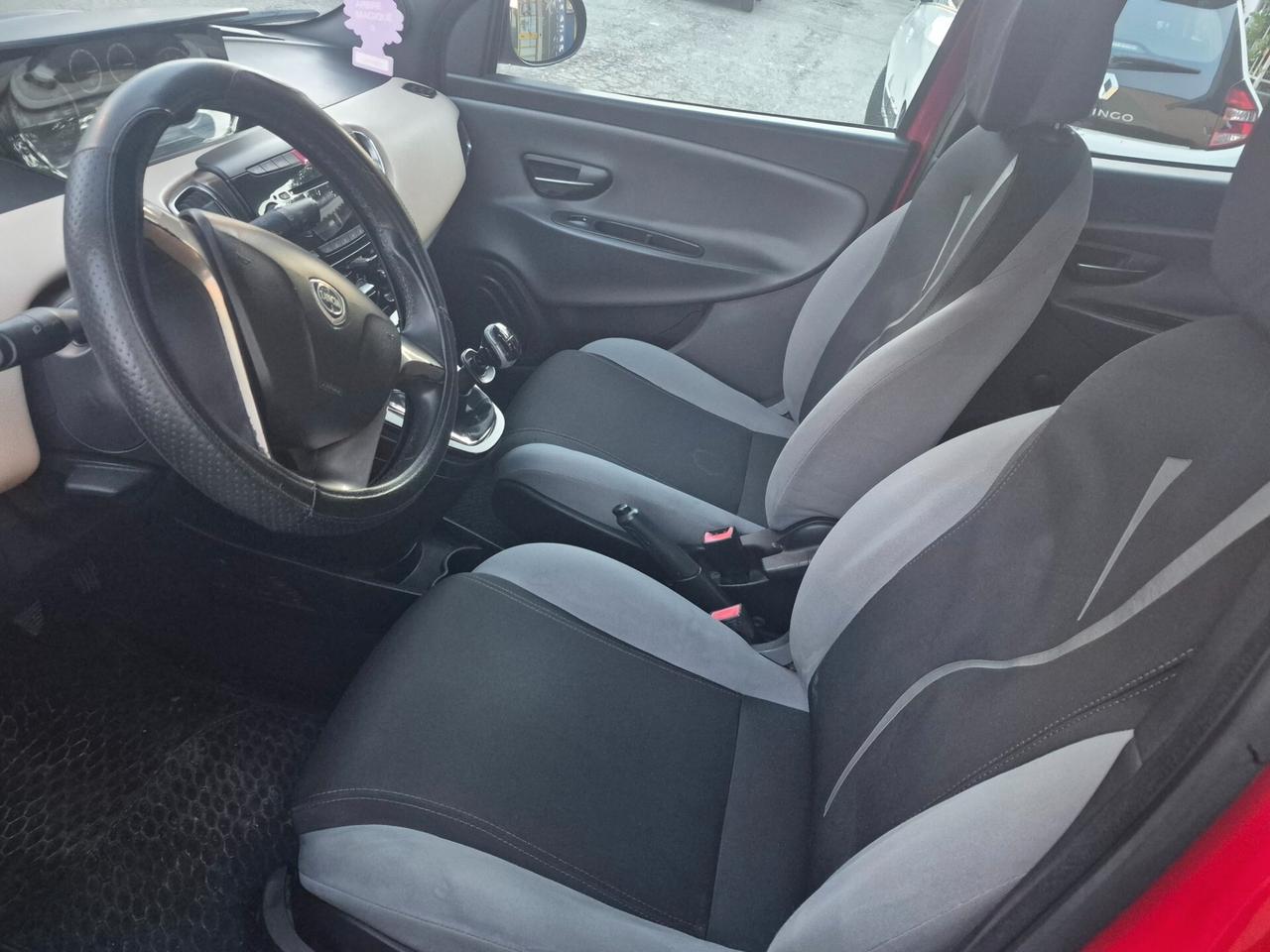 Lancia Ypsilon 0.9 TwinAir 85 CV 5 porte Metano Ecochic Gold