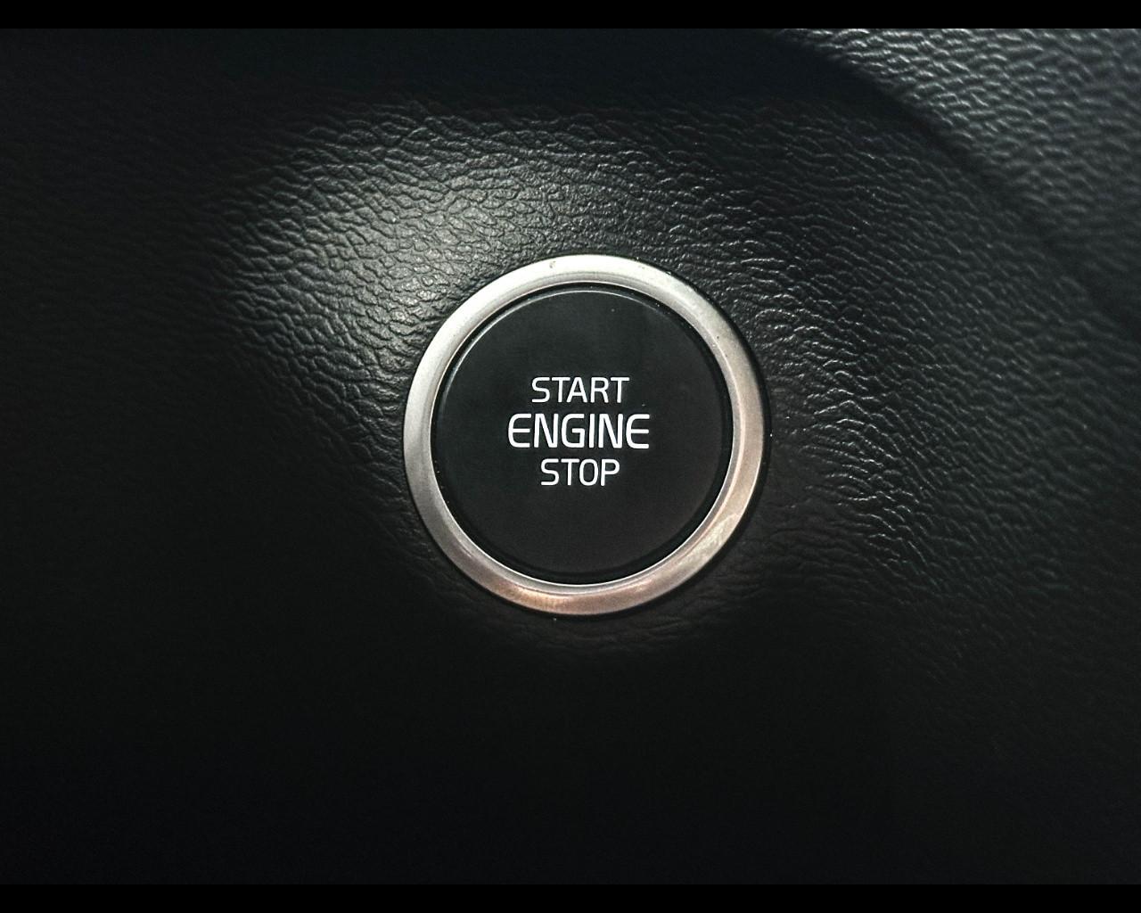 VOLVO XC40 (2017-->) - XC40 T2 Geartronic Momentum