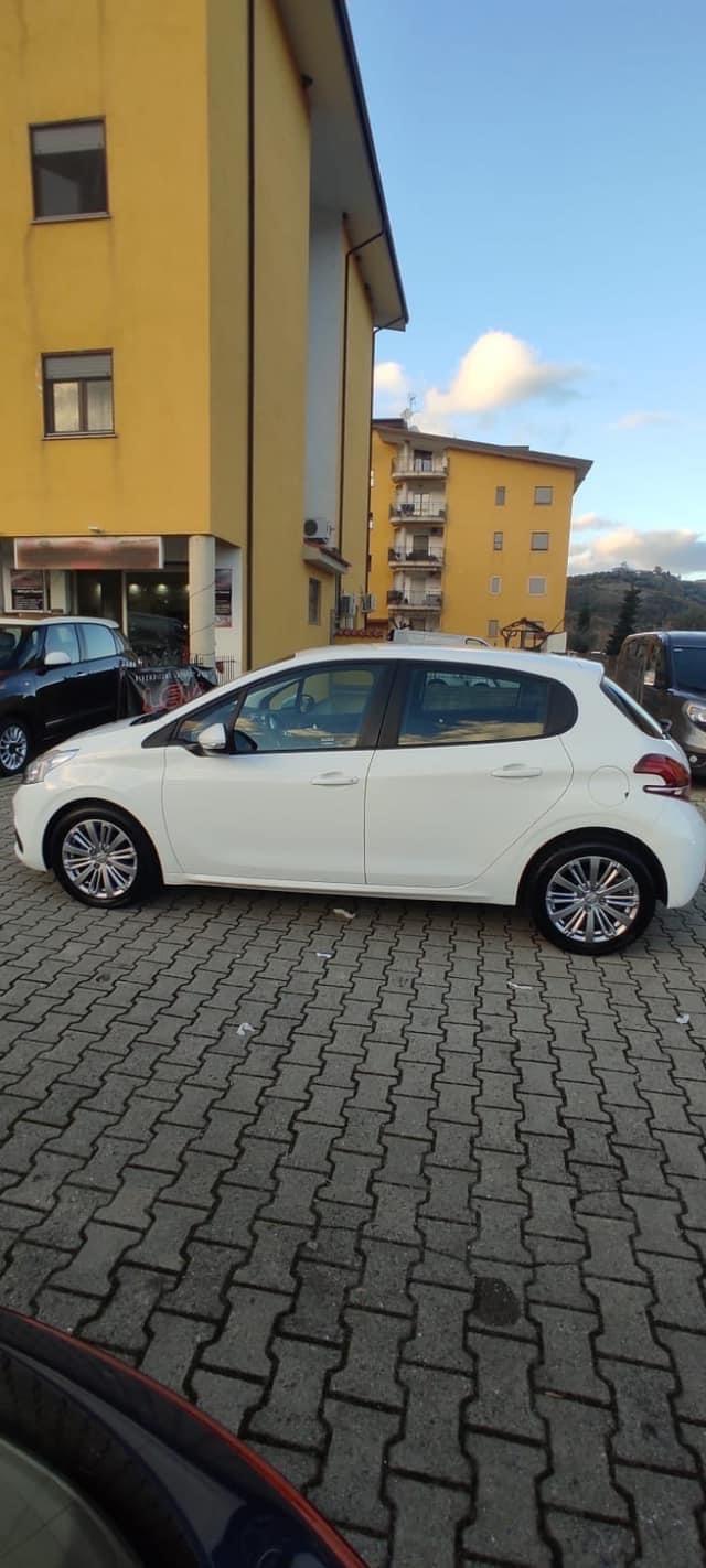 Peugeot 208 BlueHDi 100 S&S 5 porte Allure