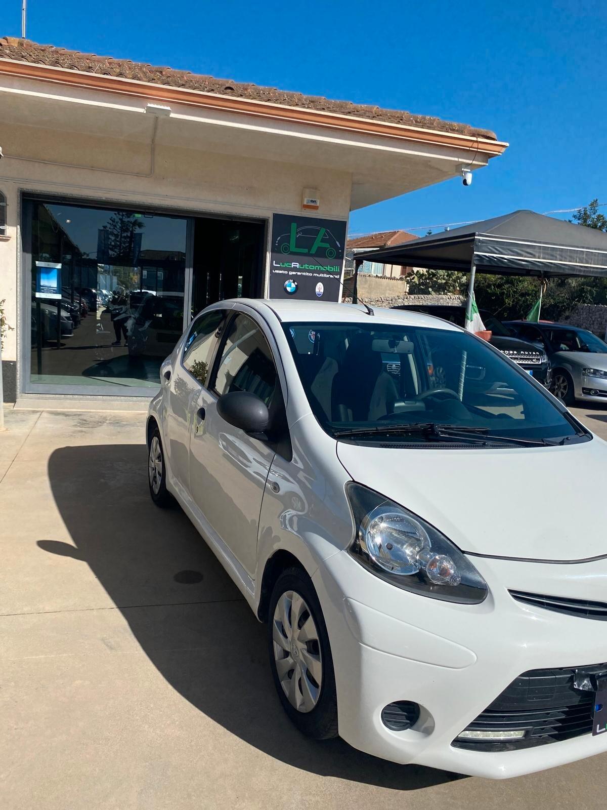 Toyota Aygo 1.0 12V VVT-i 5 porte Cool Soda Connect