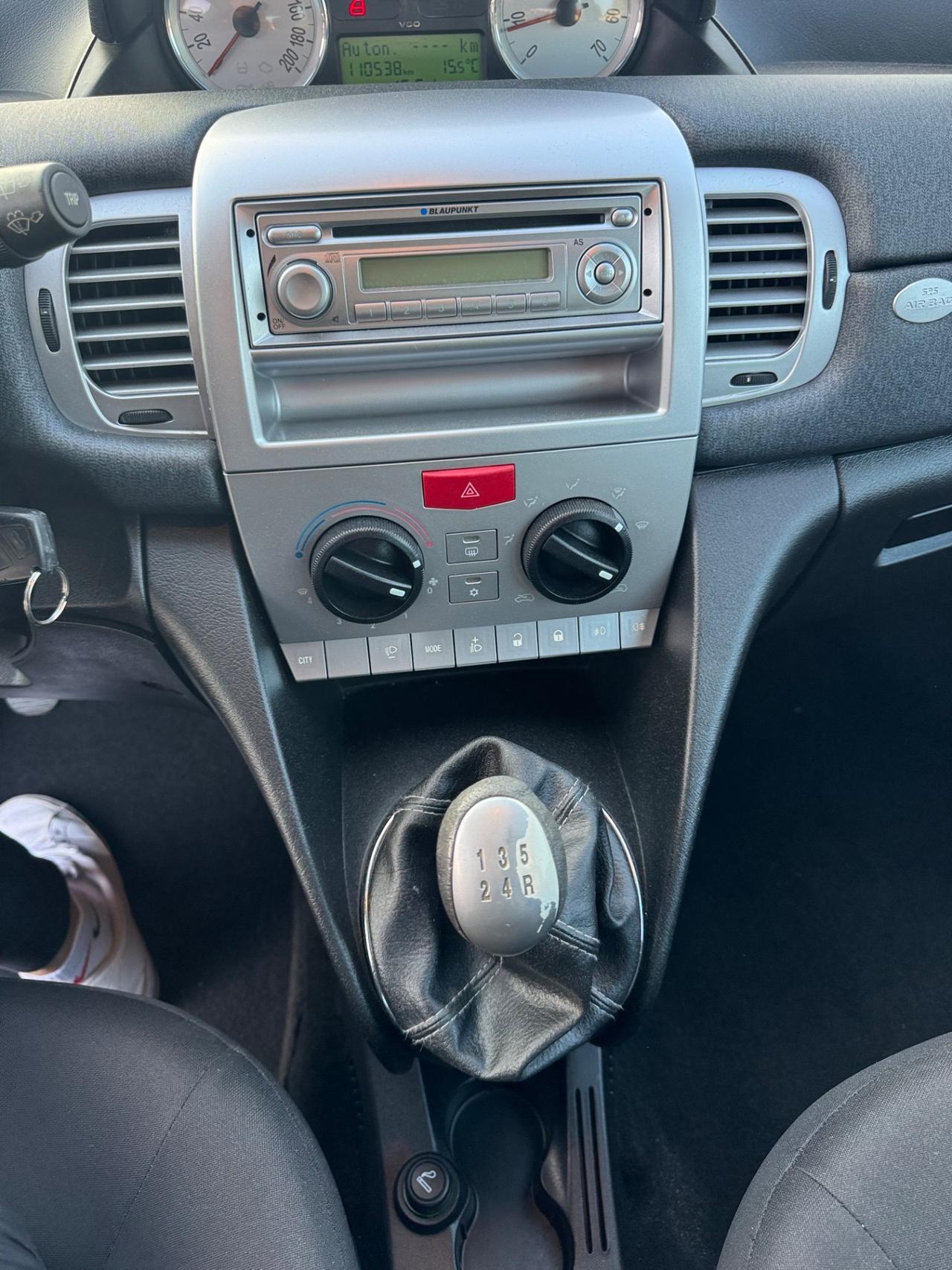 Lancia Ypsilon 1.2 benzina neopatentati