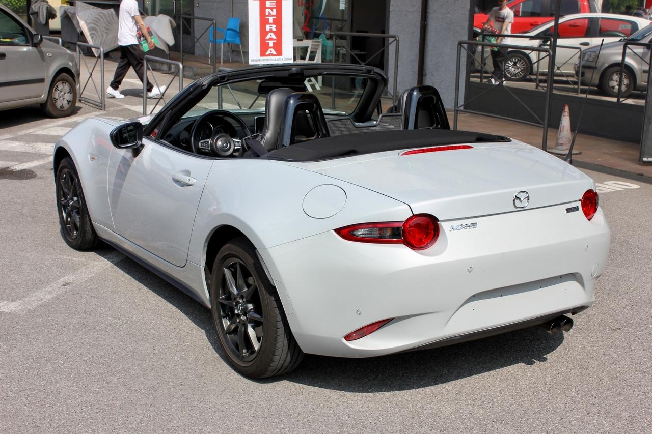 Mazda MX-5 1.5L SPORT-LINE 130CV INTERNI IN PELLE NERA