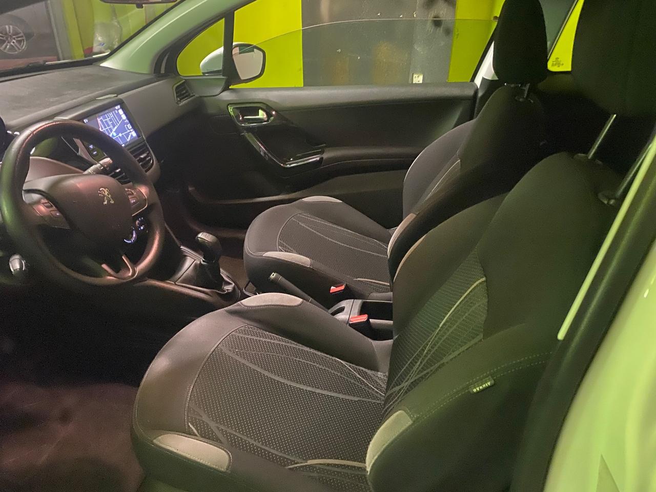 Peugeot 208 1.4 HDi 68 CV 3 porte Allure