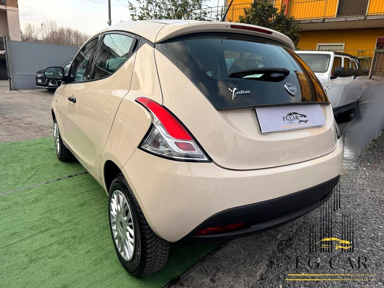 Lancia Ypsilon 0.9 TwinAir 85 CV 5 porte Metano Ecochic Gold 2019