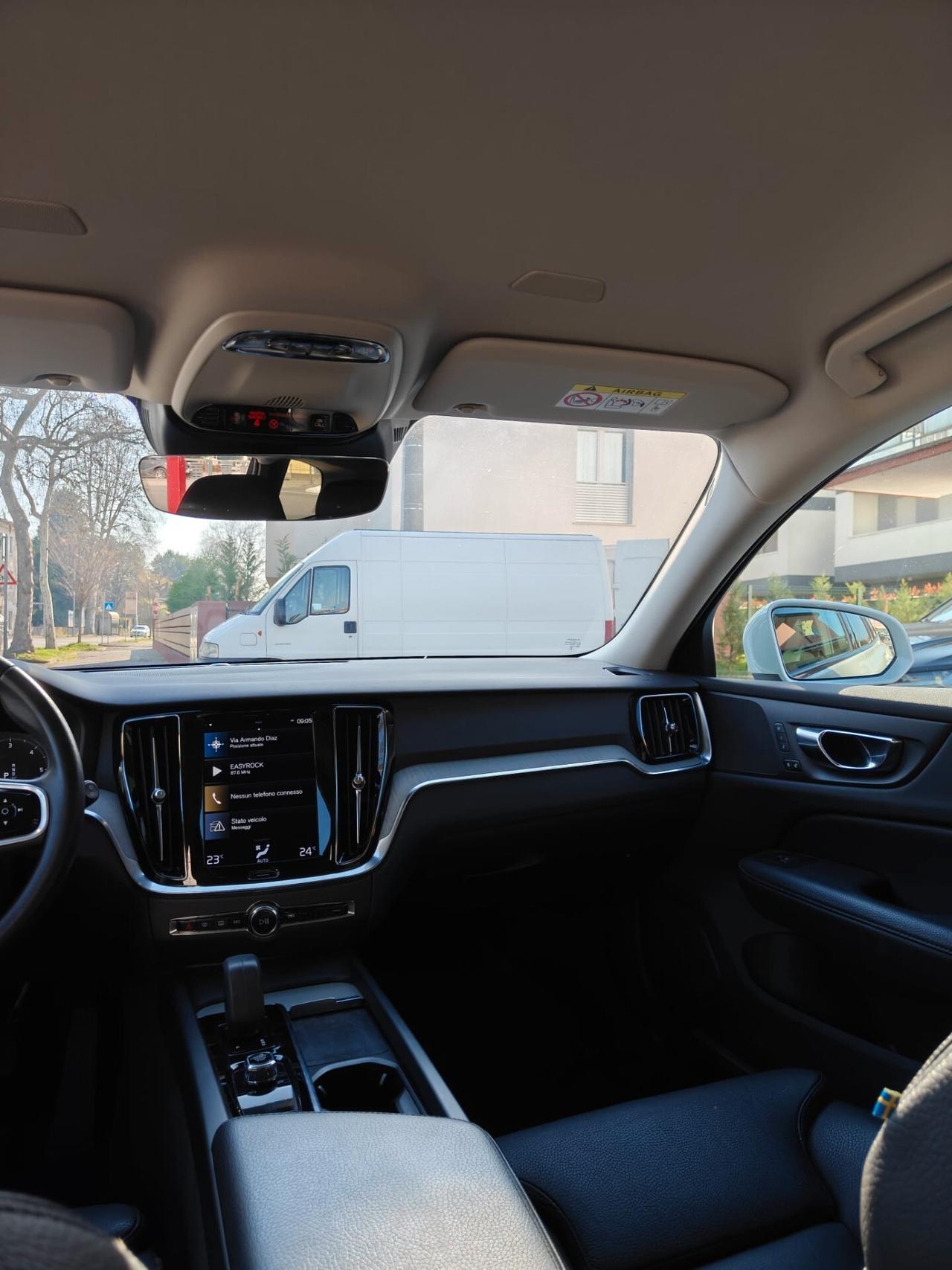 Volvo V60 Cross Country B4 (d) AWD automatico Plus