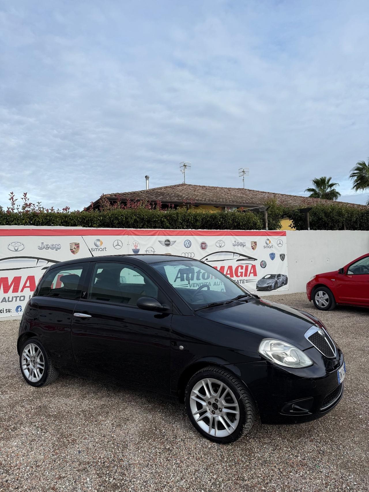 Lancia Ypsilon 1.2 Oro Plus