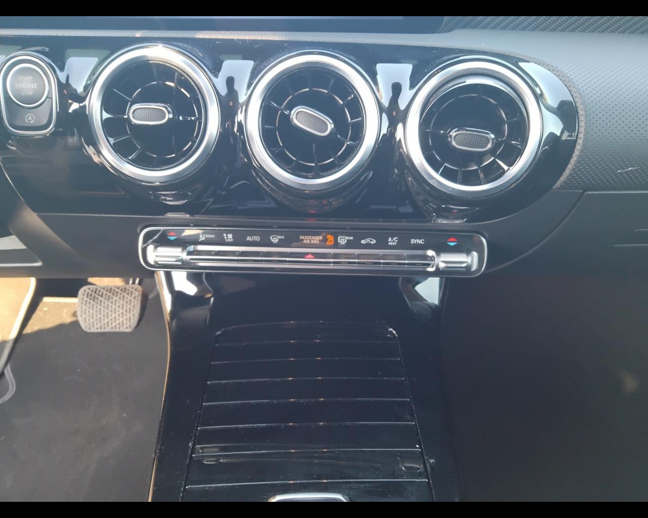 Mercedes-Benz Classe A - W177 2023 - A 180 d Progressive Advanced auto