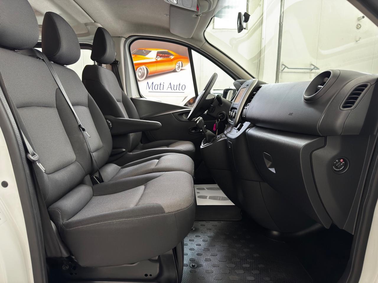 Renault Trafic T27 2.0 dCi 120CV PC-TN Zen N1