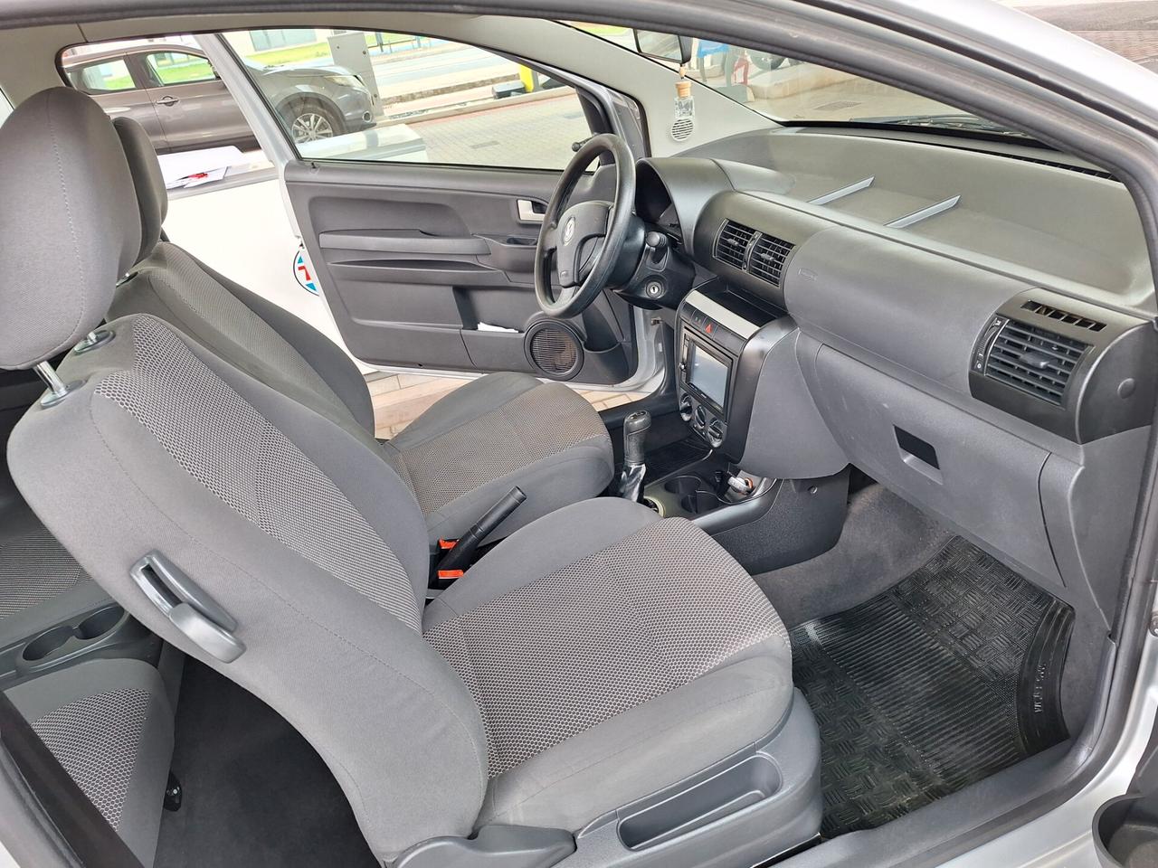 Volkswagen Fox 1.2 Sport NAVI TEL BLUETOOTH 100.000KM