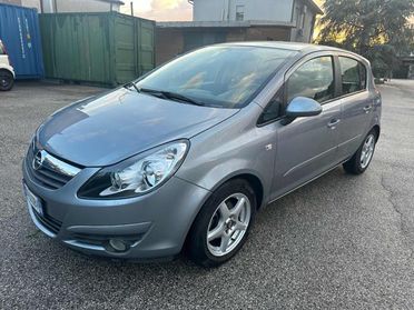 OPEL Corsa 1.4 16V 5 porte Cosmo senza nessun lavoro da fare