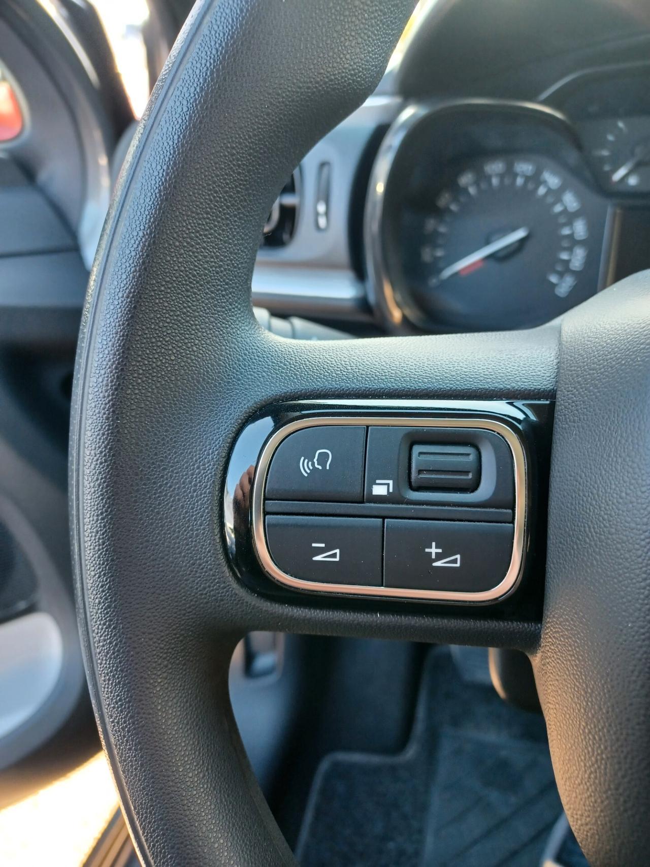 Citroen C3 BlueHDi Shine FULL LED 2021