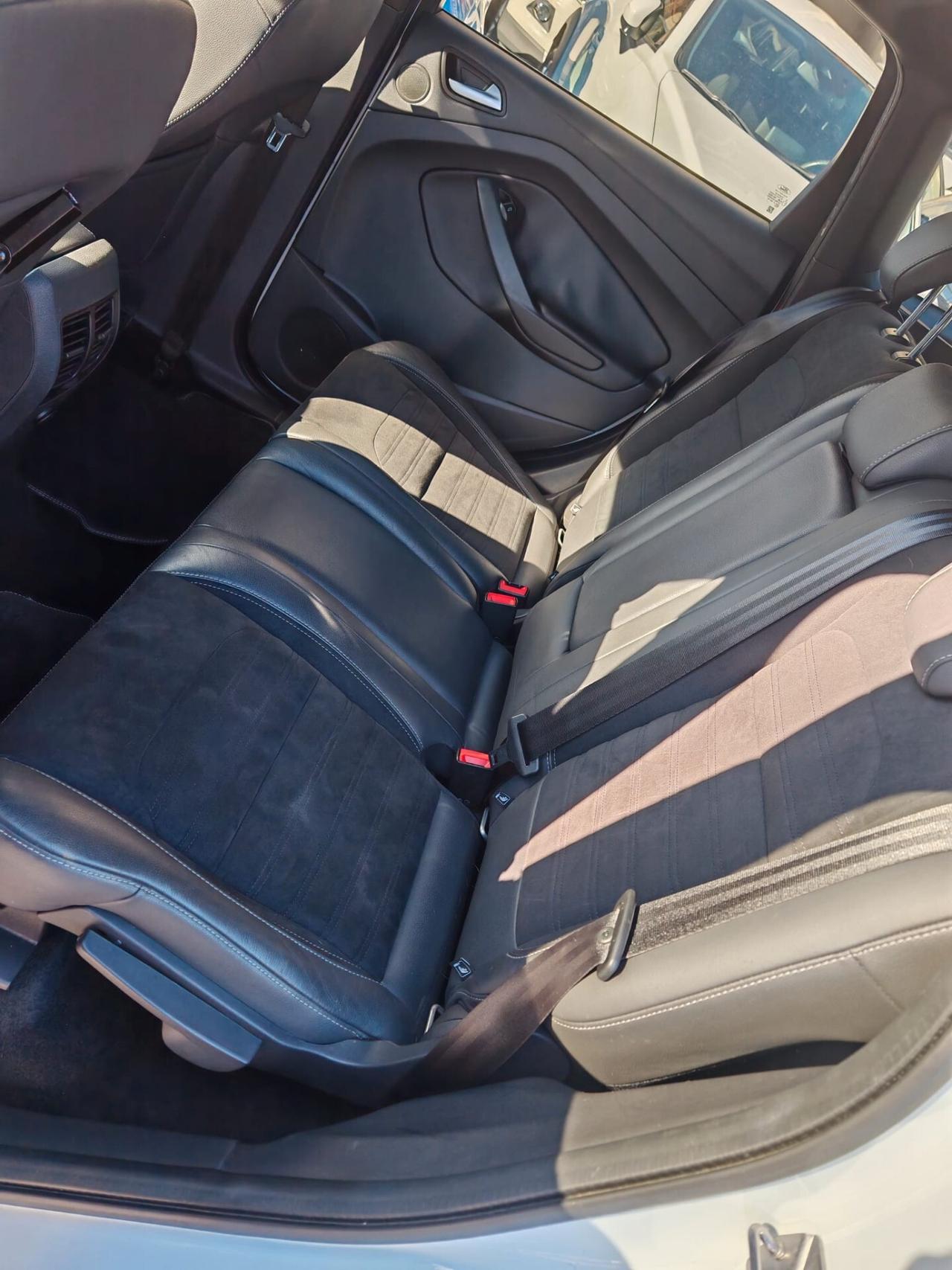 Ford Kuga 1.5 TDCI 120 CV S&S 2WD Powershift ST-Line