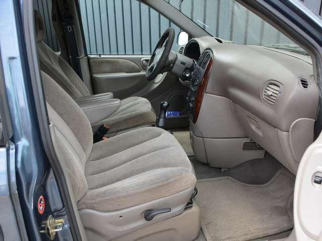 Chrysler Voyager 2.5 CRD LE * 7 POSTI *