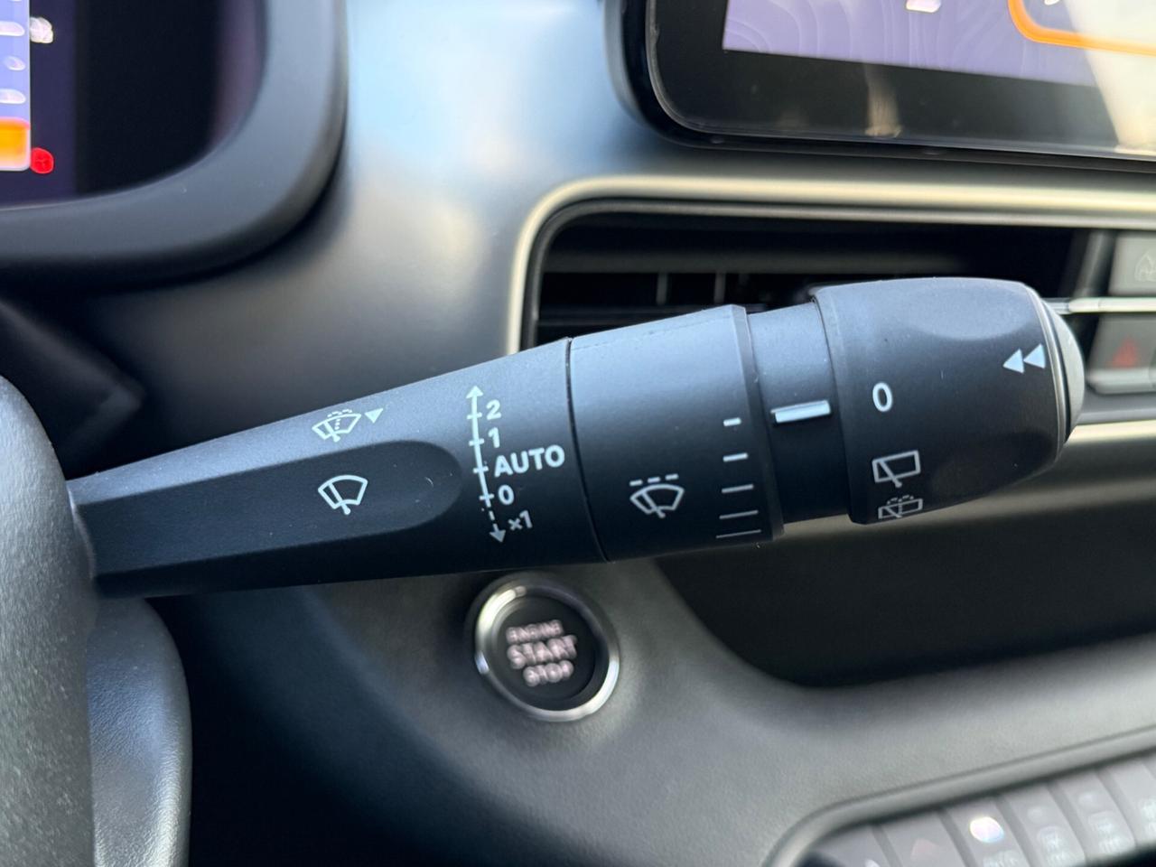 Jeep Avenger 1.2 e-Hybrid 110 cv MHEV Summit