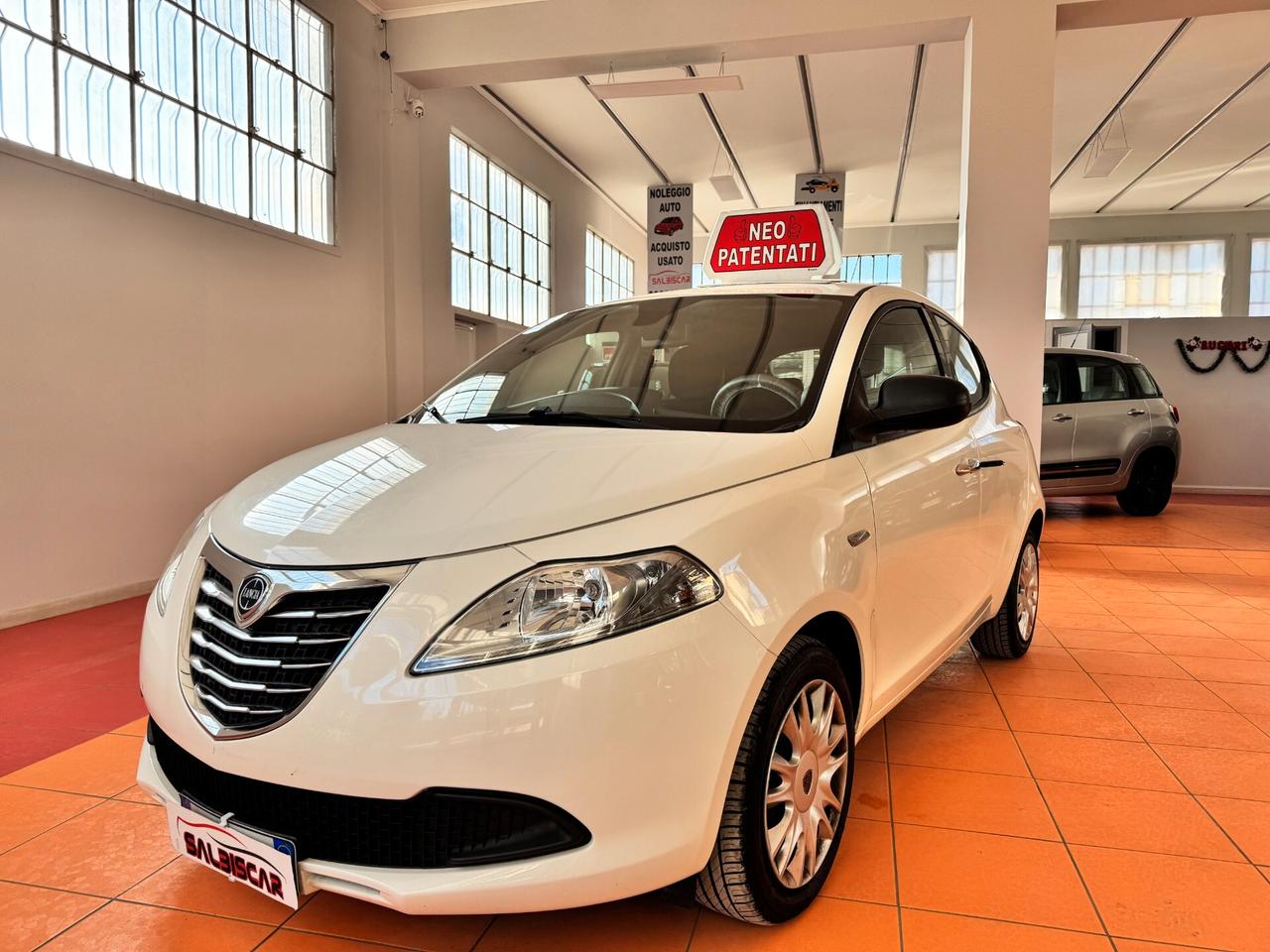 Lancia Ypsilon 1.2 69 CV 5 porte GPL Ecochic Silver