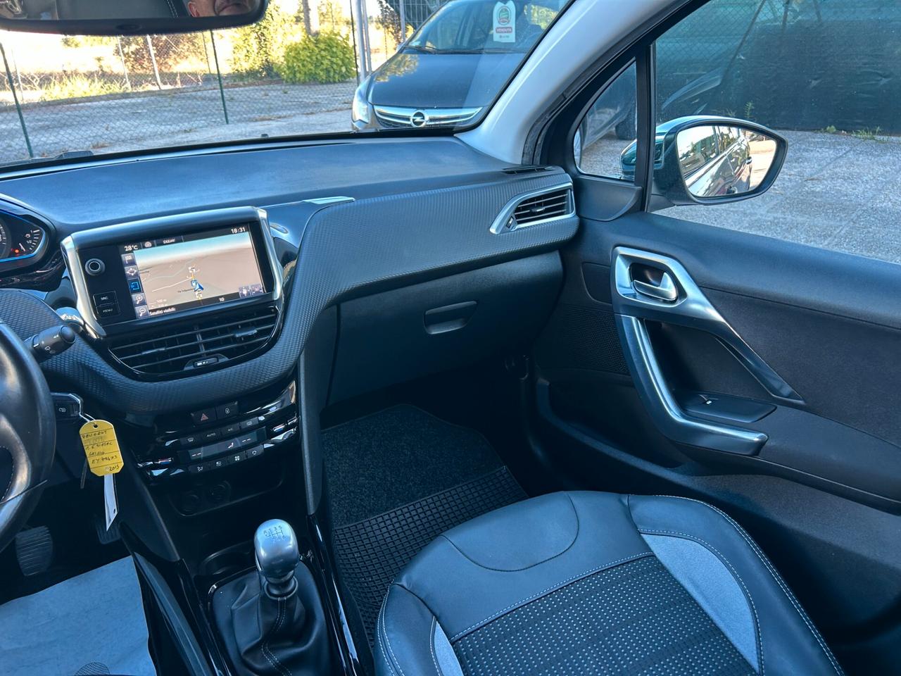 " UNA CHICCA " Peugeot 2008 Blue HDi Allure