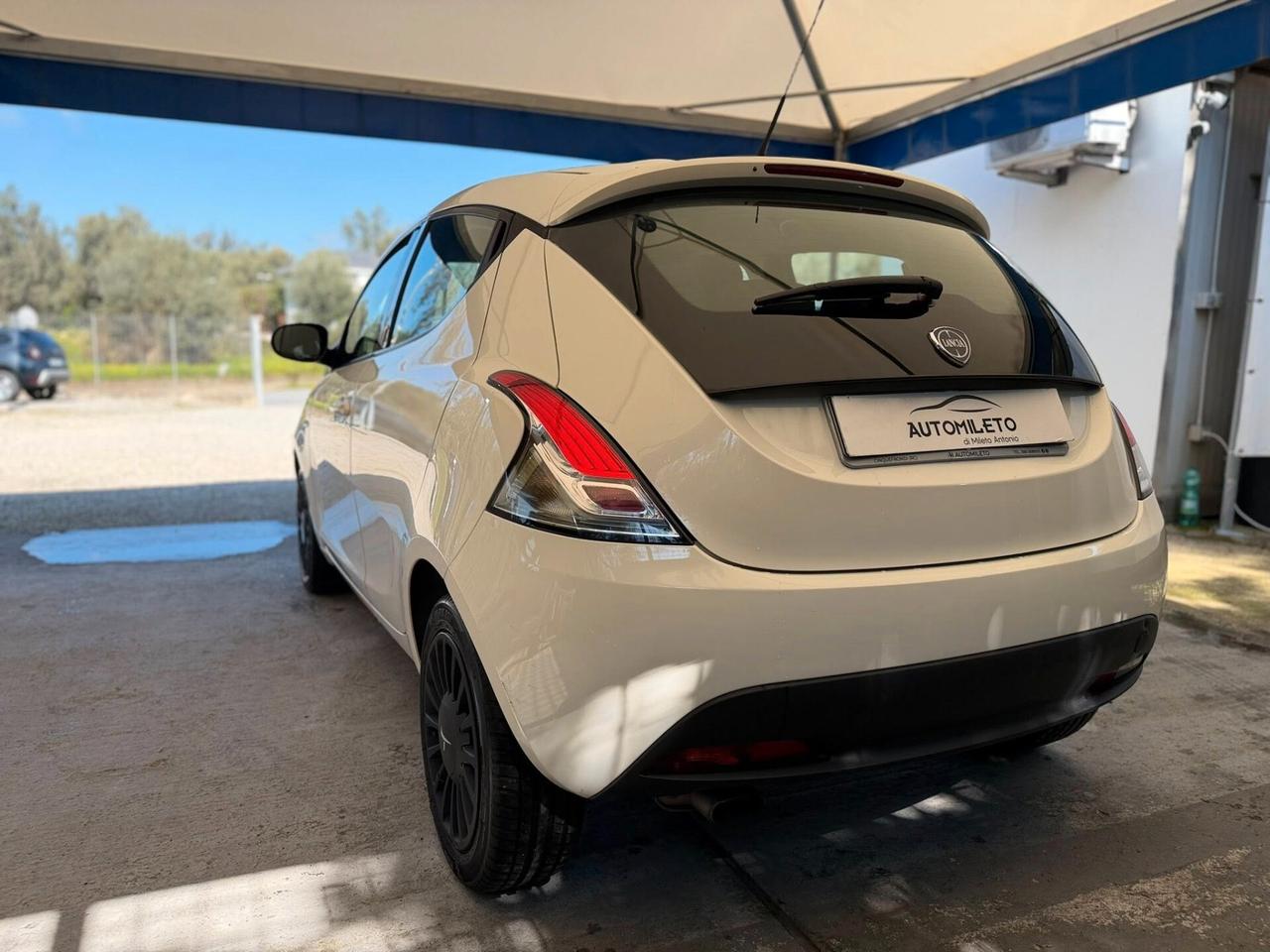 Lancia Ypsilon 1.2 69 CV 5 porte Elefantino