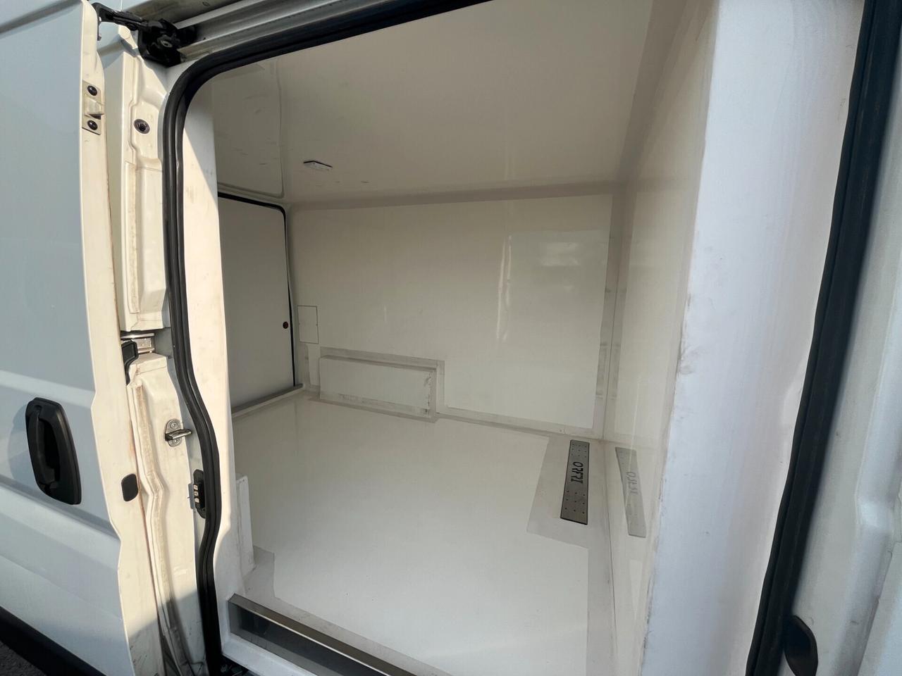 Furgone ISOTERMICO COIBENTATO - Peugeot boxer 2.2 bluehdi 140cv