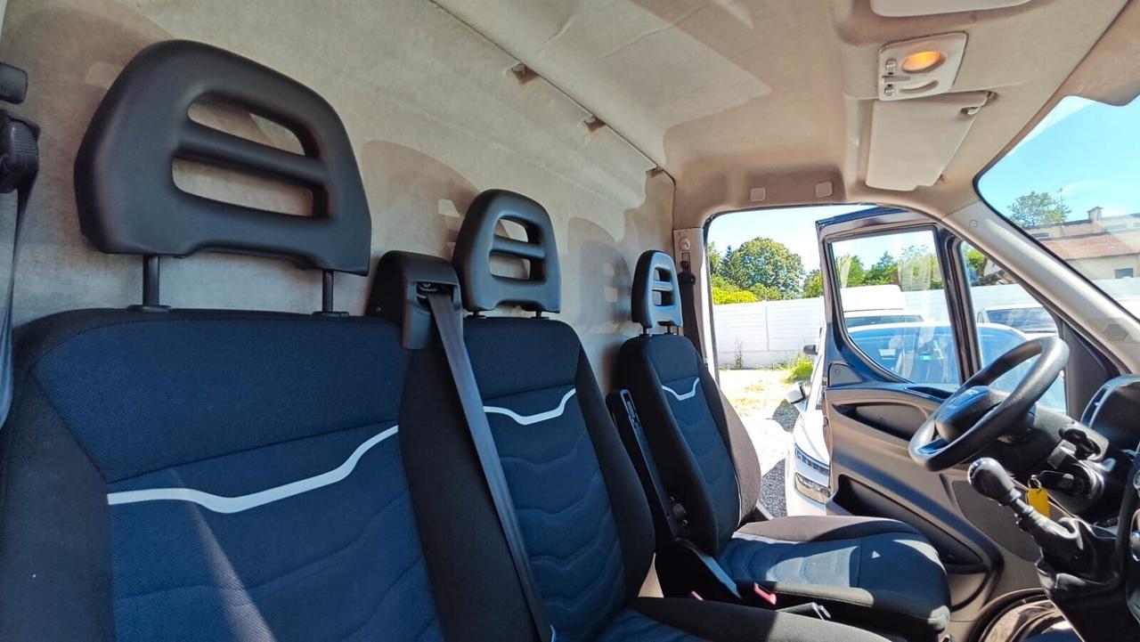 Iveco Daily 35S18HA8V 3.0 HPT PM-TN Furgone Hi-Matic