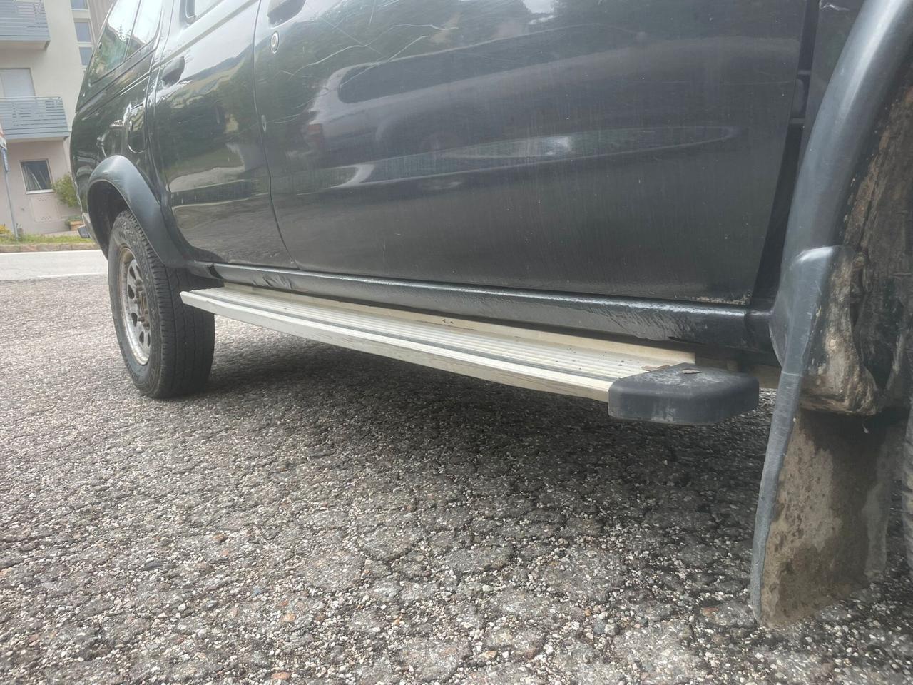 NISSAN NAVARA PICK-UP 2.5 TD DOUBLE CAB 4PORTE