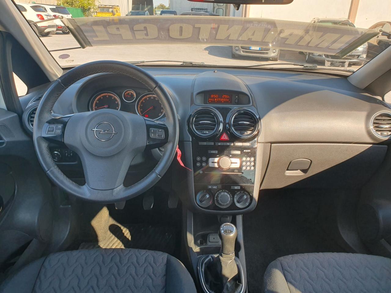 Opel Corsa 1.2 85CV benzina GPL Neopatent 2013