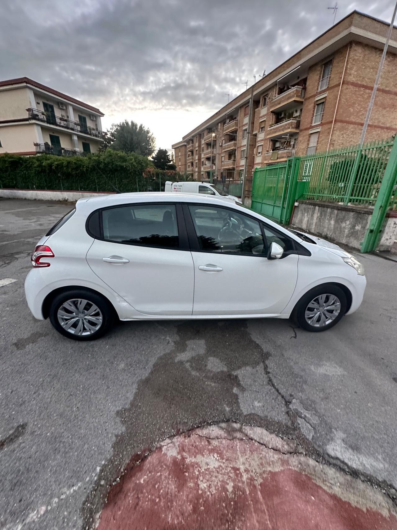 Peugeot 208 PureTech 82 5 porte Allure