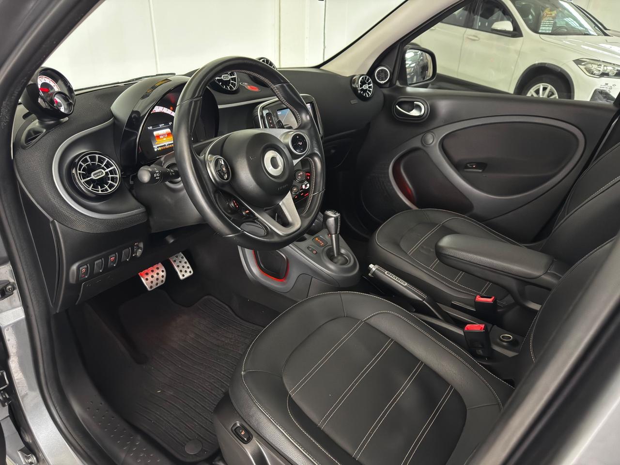 Smart ForFour 90 0.9 Turbo twinamic JBL BRABUS
