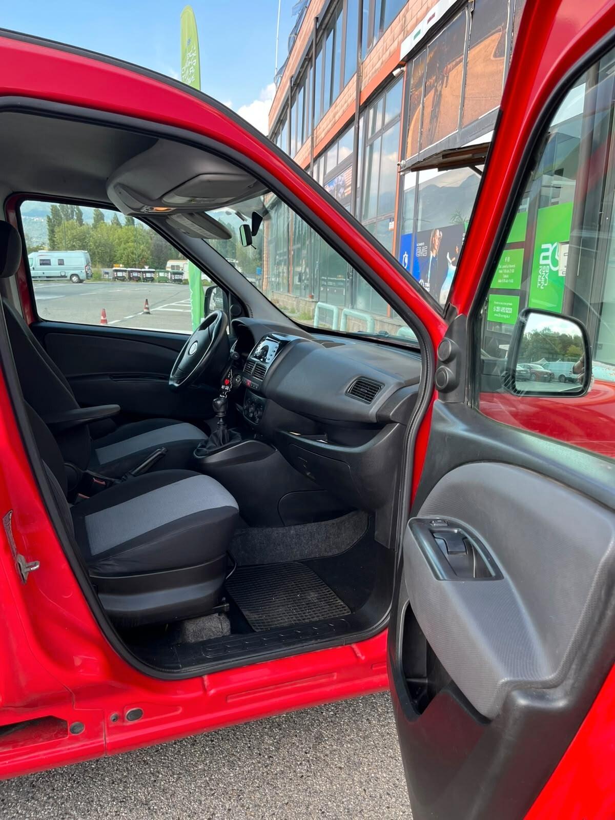 Fiat Doblo 1.6 Diesel 105 cv MJT Autocarro 5 Posti
