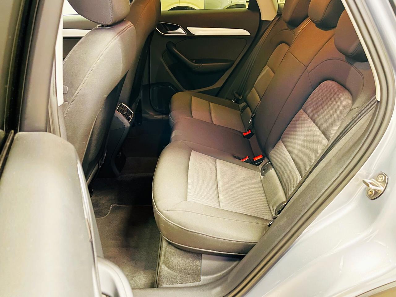 Audi Q3 2.0 TDI 150 CV S tronic Business Plus