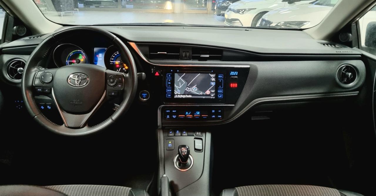 TOYOTA AURIS TOURING SPORTS 1.8 Hybrid LOUNGE