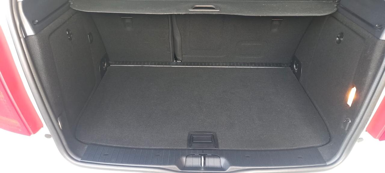 Mercedes-Benz Classe A 180 CDI All. Avantgarde Diesel cc. 1.9 CV. 109 Cambio Automatico 5 Porte 5 Posti Euro 5 Utilizzabile anche per i Neopatentati.