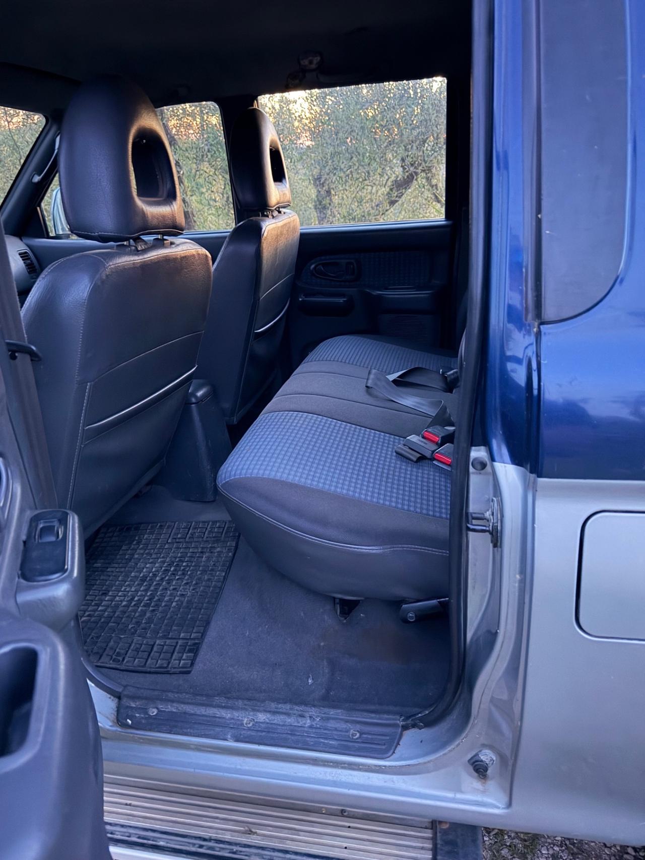 Mitsubishi L200 2.5 TDI 4WD Club Cab Pup. GLS Targ.