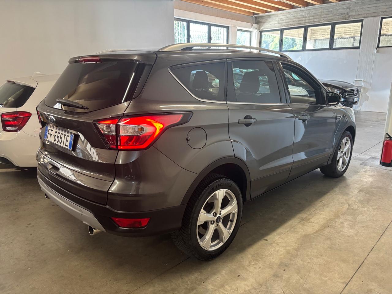 Ford Kuga 1.5 TDCI AUTOMATICA Powershift Titanium