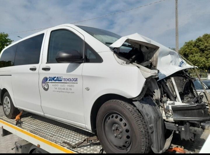 Mercedes Vito incidentata