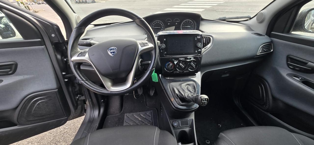 Lancia Ypsilon 1.0 FireFly 5 porte S&S Hybrid UnYca