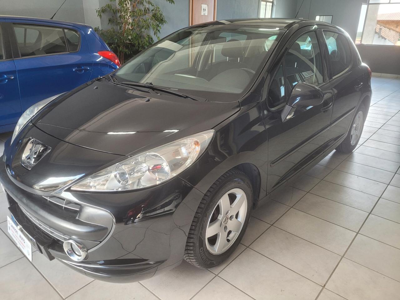 Peugeot 207 1.4 8V 75CV 5p. X Line