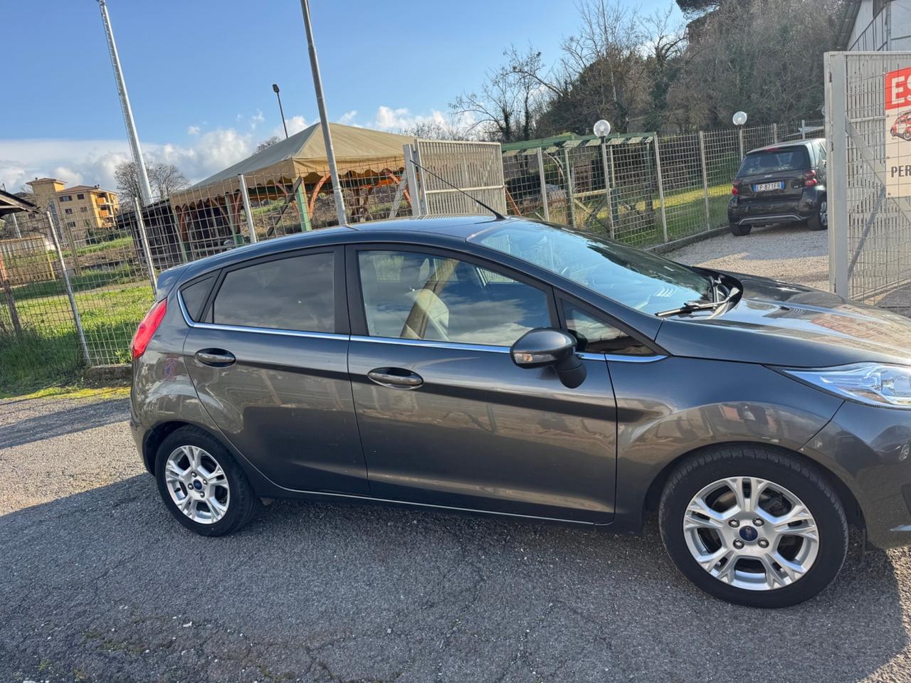 Ford Fiesta 1.5 TDCi 75CV 5 porte ST-Line NEOPATENTATI