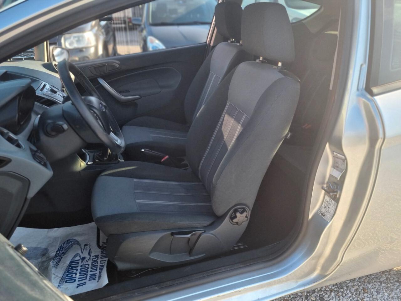 Ford Fiesta 1.4 3 porte Bz.- GPL Titanium