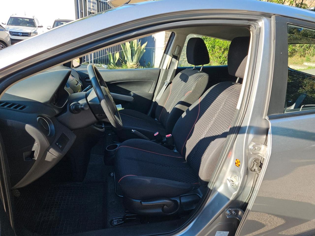 Mazda 2 Mazda2 1.3 16V 75CV 5p. Trendy