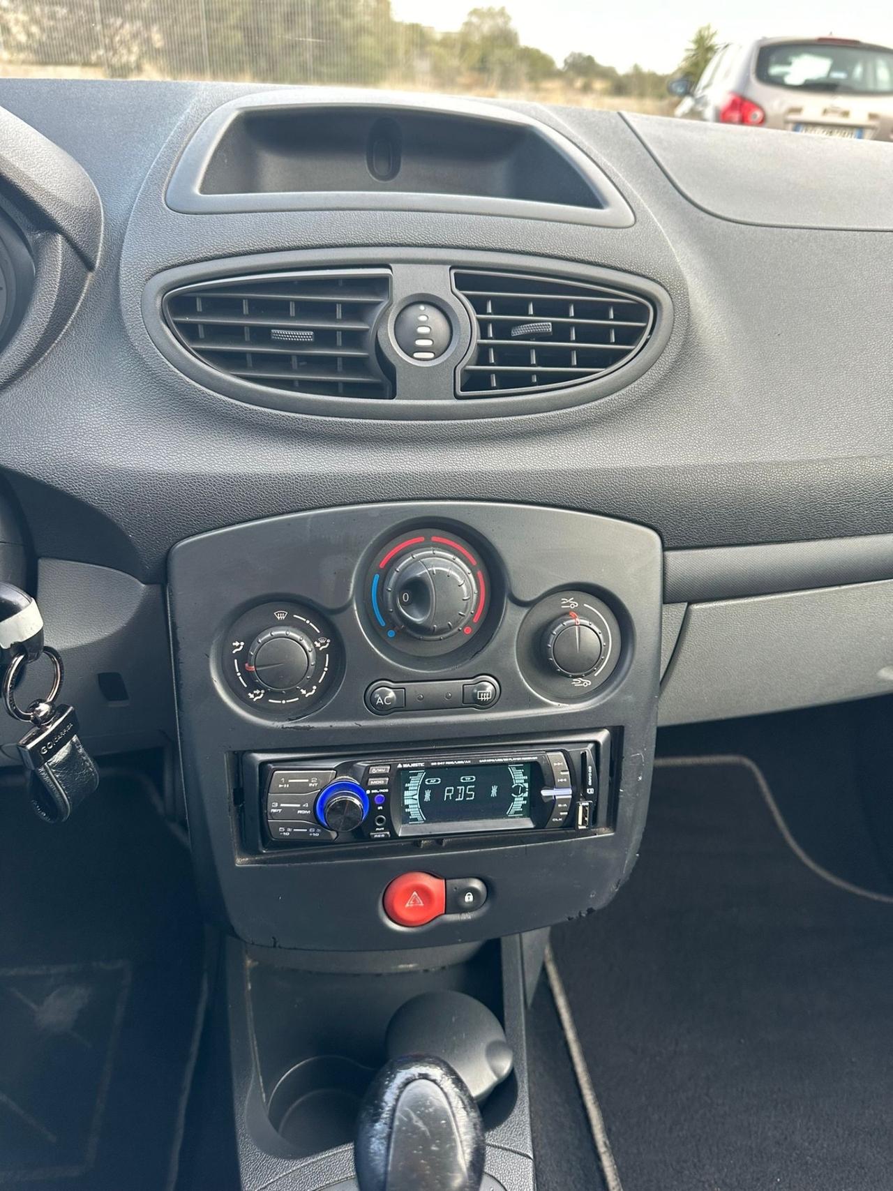 Renault Clio 1.5 Diesel- NEOPATENTATI