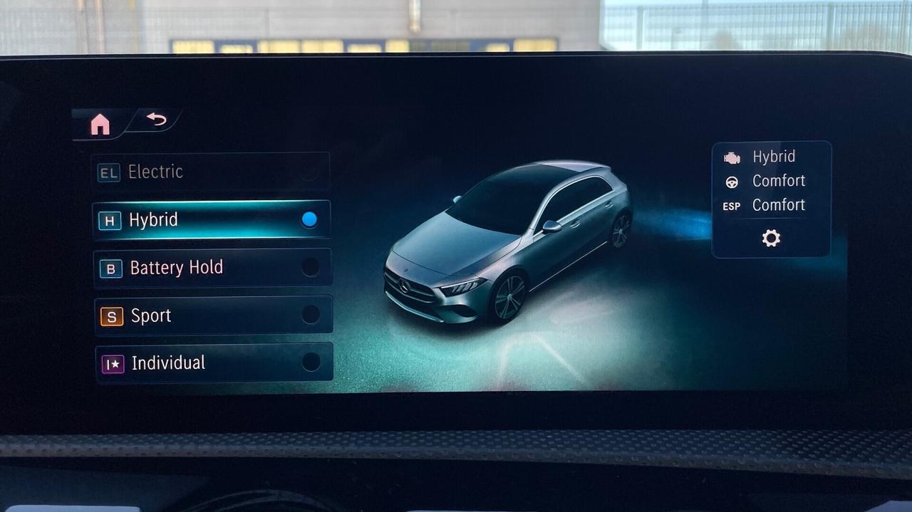 MERCEDES-BENZ A250 PLUG-IN PROGESSIVE ADVANCE MY23 224CV - FULL LED, PELLE, VIRTUAL COCKPIT