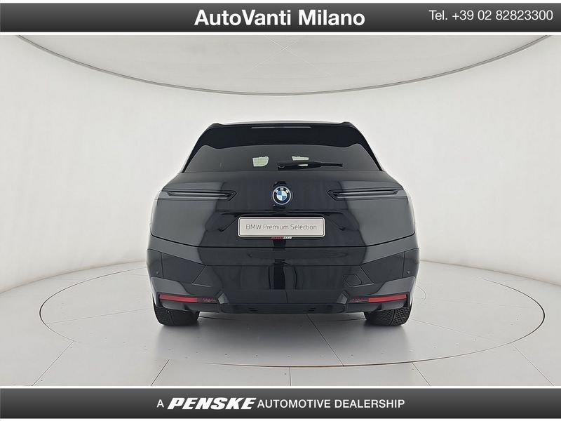 BMW iX xDrive40 Pacchetto Sportivo