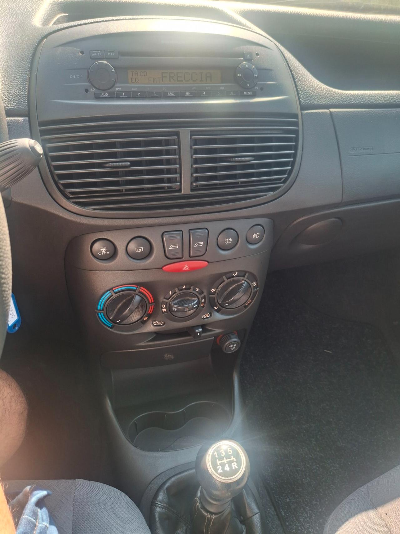 Fiat Punto 1.2 benzina per neopatentati solo 102 mila km