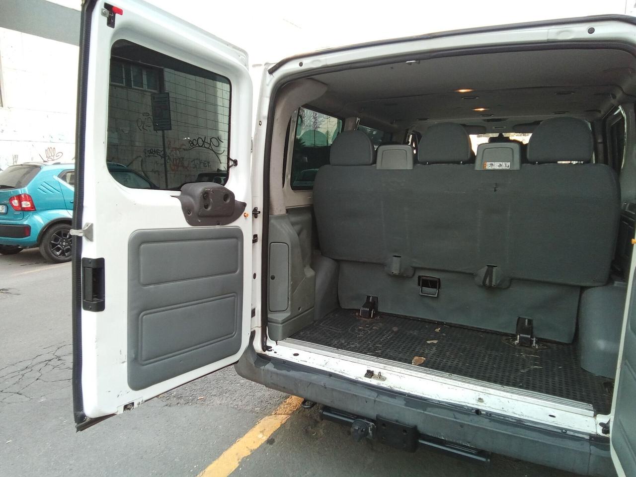 FORD TRANSIT 2.2 TDCI TREND 9 POSTI – 120.000 KM – GANCIO TRAINO – GARANZIA – PARI AL NUOVO