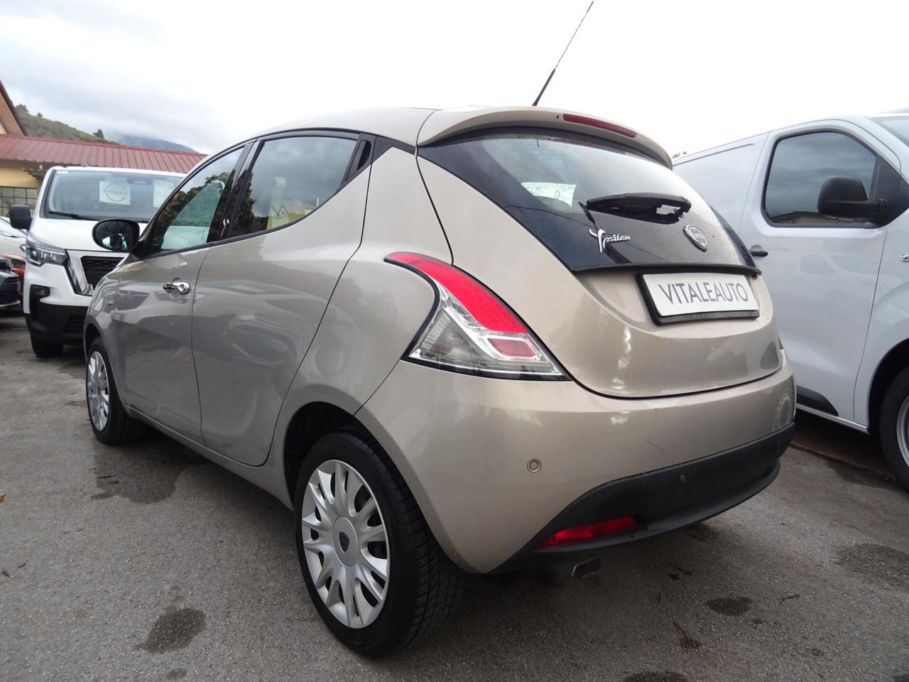 Lancia Ypsilon 1.2 69 CV 5p Elle OK NEOPATENTATI