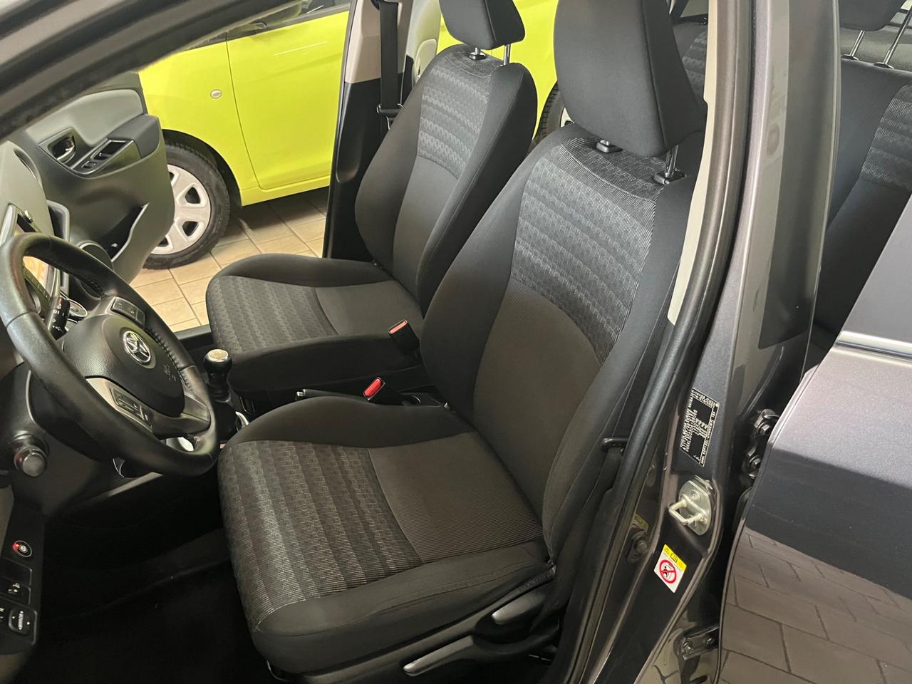 Toyota Yaris 1.0 5 porte Lounge gpl 2016