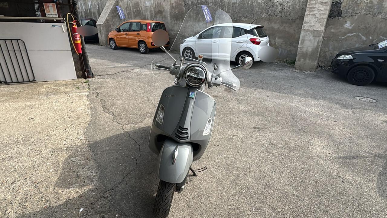 Vespa GTS 300 SUPER TECH DEL 2019 USATO