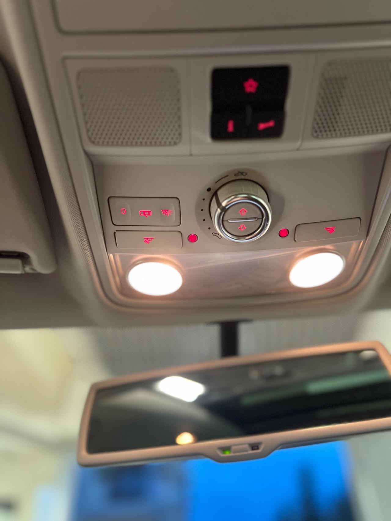 Volkswagen Tiguan 2.0 TDI 140 CV Sport & Style BlueMotion Technology