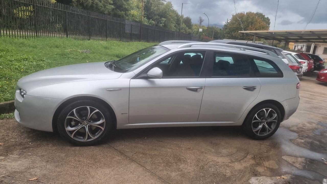Alfa Romeo 159 1.9 JTDm Sportwagon Distinctive